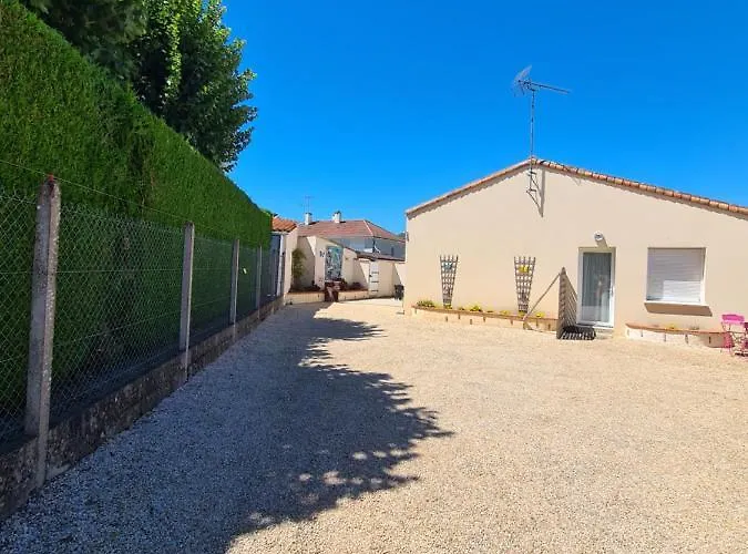 Le Vallon à Chambretaud, 5 Min Du Puy Du Fou